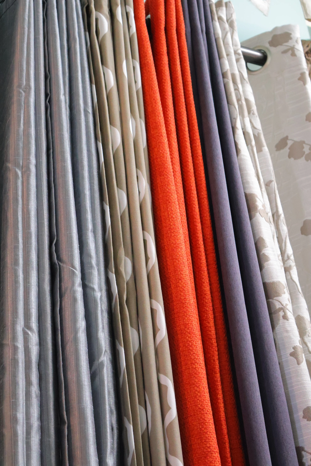 Tissu denim extensible premium couleur indigo classique avec mélange d'élasthanne confortable pour jeans et vêtements décontractés modernes