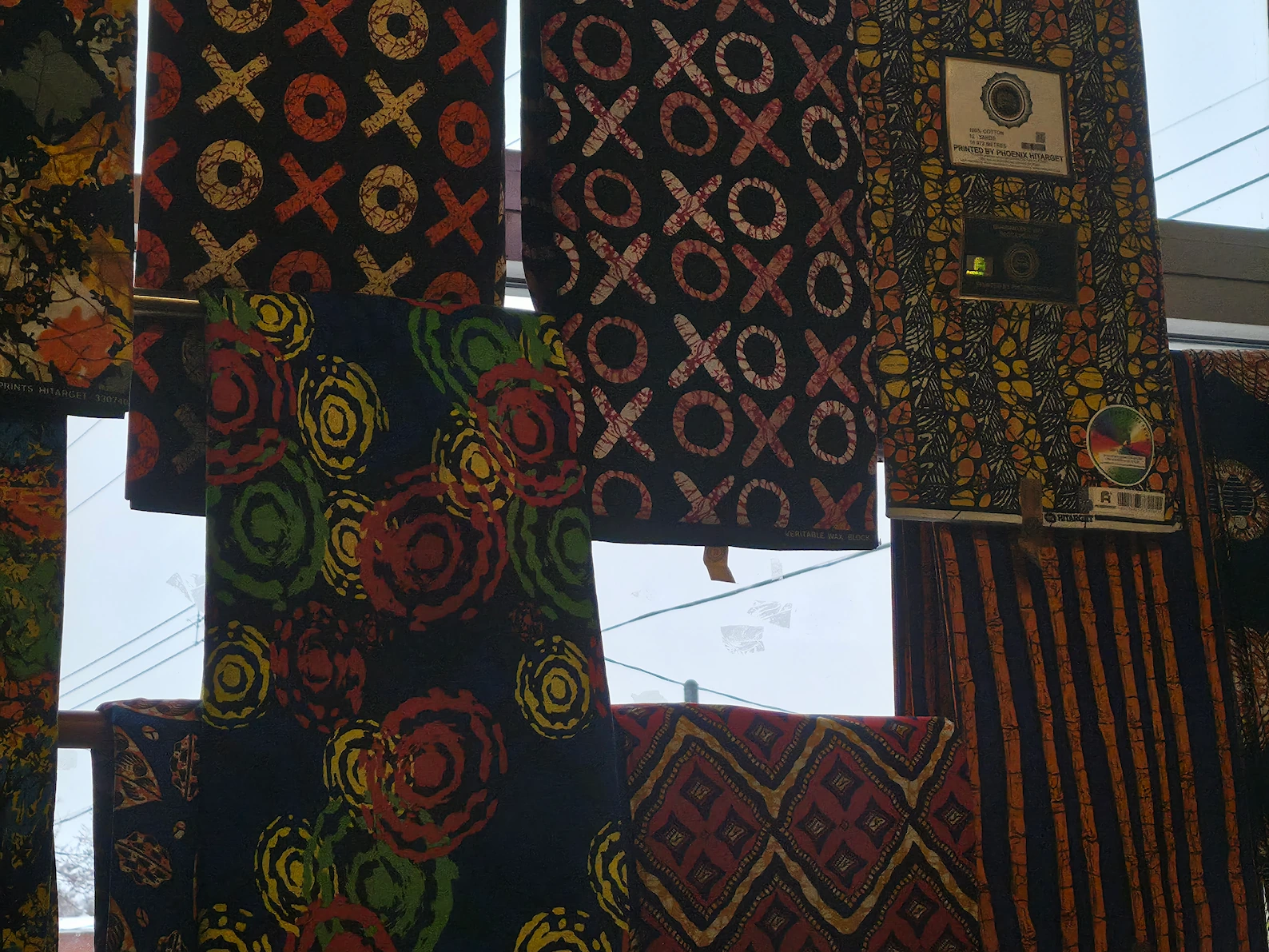 Tissu wax africain 45 pouces de large aux motifs colorés traditionnels pour créations uniques